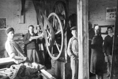 Картинки-Черепичный-завод-во-Франции-1926-г