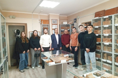 В-кирпичной-библиотеке-студенты-ДГТУ-2